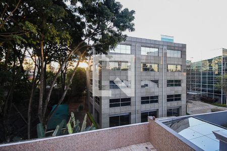 Casa de condomínio à venda com 300m², 4 quartos e 4 vagas Casa de condomínio à venda com 300m², 4 quartos e 4 vagasVista da suíte 4