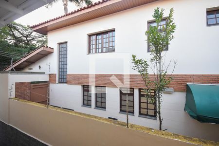 Casa de condomínio à venda com 300m², 4 quartos e 4 vagas Casa de condomínio à venda com 300m², 4 quartos e 4 vagasVista da suíte 2