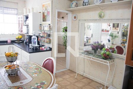 Casa à venda com 406m², 6 quartos e 3 vagasCozinha