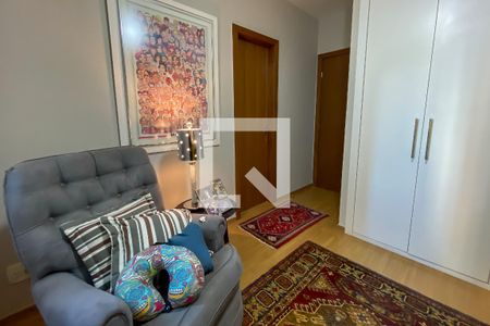 Apartamento à venda com 200m², 4 quartos e 3 vagasSemi-suíte 2