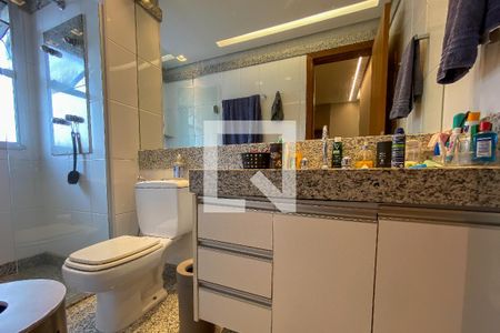 Apartamento à venda com 200m², 4 quartos e 3 vagasBanheiro da Suíte 2