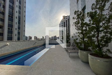 Apartamento à venda com 200m², 4 quartos e 3 vagasÁrea comum - Piscina