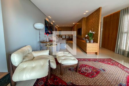 Sala de apartamento à venda com 4 quartos, 200m² em Belvedere, Belo Horizonte