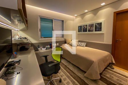 Apartamento à venda com 200m², 4 quartos e 3 vagasSuíte 2