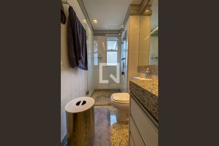 Apartamento à venda com 200m², 4 quartos e 3 vagasBanheiro da Suíte 2