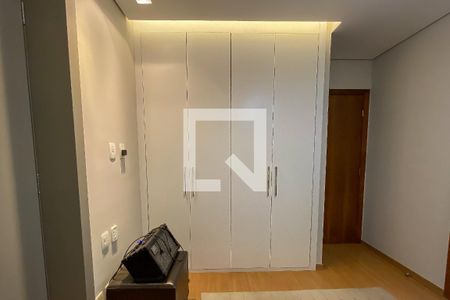 Apartamento à venda com 200m², 4 quartos e 3 vagasSemi-suíte 1