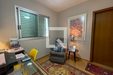 Apartamento à venda com 200m², 4 quartos e 3 vagasSemi-suíte 2