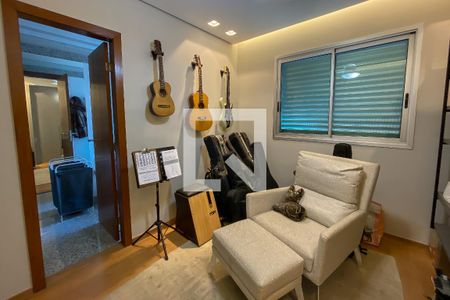 Apartamento à venda com 200m², 4 quartos e 3 vagasSemi-suíte 1