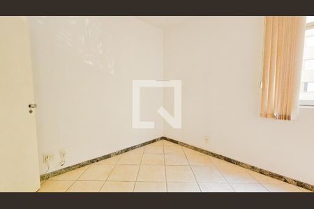 Quarto 01 de apartamento para alugar com 2 quartos, 80m² em Santo Antônio, Belo Horizonte