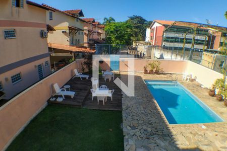 Casa de condomínio à venda com 180m², 4 quartos e 2 vagas Casa de condomínio à venda com 180m², 4 quartos e 2 vagasÁrea comum - Piscina