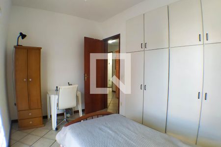 Casa de condomínio à venda com 180m², 4 quartos e 2 vagas Casa de condomínio à venda com 180m², 4 quartos e 2 vagasQuarto 2