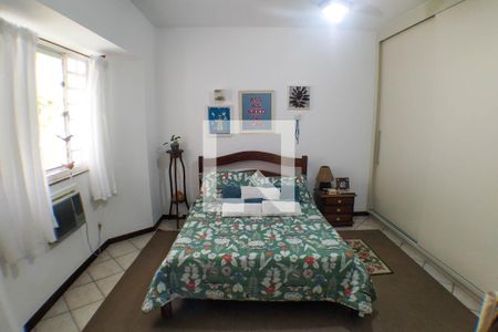 Casa de condomínio à venda com 180m², 4 quartos e 2 vagas Casa de condomínio à venda com 180m², 4 quartos e 2 vagasSuíte