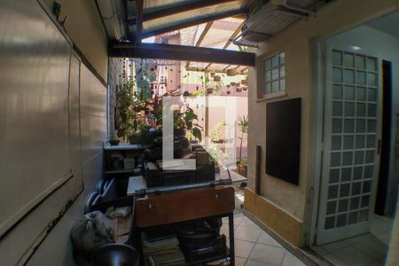 Casa de condomínio à venda com 180m², 4 quartos e 2 vagas Casa de condomínio à venda com 180m², 4 quartos e 2 vagasÁrea de Serviço