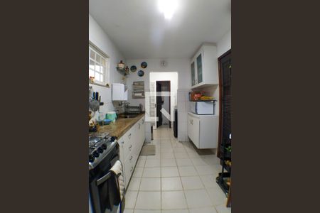 Casa de condomínio à venda com 180m², 4 quartos e 2 vagas Casa de condomínio à venda com 180m², 4 quartos e 2 vagasCozinha