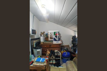 Casa de condomínio à venda com 180m², 4 quartos e 2 vagas Casa de condomínio à venda com 180m², 4 quartos e 2 vagasEscritório