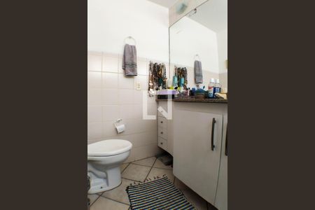 Casa de condomínio à venda com 180m², 4 quartos e 2 vagas Casa de condomínio à venda com 180m², 4 quartos e 2 vagasSuíte