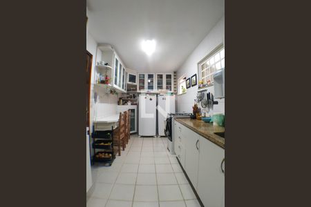 Casa de condomínio à venda com 180m², 4 quartos e 2 vagas Casa de condomínio à venda com 180m², 4 quartos e 2 vagasCozinha