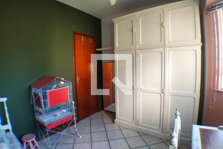 Casa de condomínio à venda com 180m², 4 quartos e 2 vagas Casa de condomínio à venda com 180m², 4 quartos e 2 vagasQuarto 1