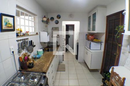 Casa de condomínio à venda com 180m², 4 quartos e 2 vagas Casa de condomínio à venda com 180m², 4 quartos e 2 vagasCozinha