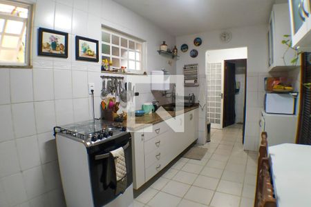 Casa de condomínio à venda com 180m², 4 quartos e 2 vagas Casa de condomínio à venda com 180m², 4 quartos e 2 vagasCozinha