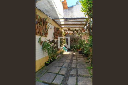 Casa de condomínio à venda com 180m², 4 quartos e 2 vagas Casa de condomínio à venda com 180m², 4 quartos e 2 vagasGaragem