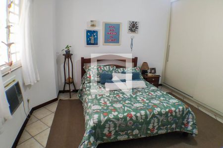 Casa de condomínio à venda com 180m², 4 quartos e 2 vagas Casa de condomínio à venda com 180m², 4 quartos e 2 vagasSuíte