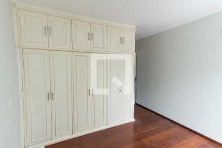 Suíte de casa à venda com 3 quartos, 211m² em Horto Florestal, São Paulo