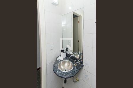 Lavabo de casa à venda com 3 quartos, 211m² em Horto Florestal, São Paulo