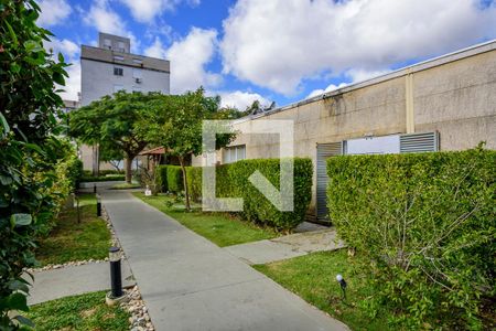 Apartamento à venda com 51m², 2 quartos e 1 vaga Apartamento à venda com 51m², 2 quartos e 1 vagaEntrada