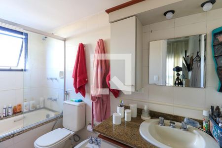 Apartamento à venda com 120m², 3 quartos e 2 vagas Apartamento à venda com 120m², 3 quartos e 2 vagasBanheiro da Suíte