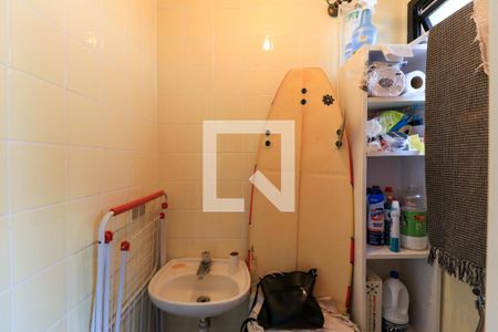 Apartamento à venda com 120m², 3 quartos e 2 vagas Apartamento à venda com 120m², 3 quartos e 2 vagasBanheiro de serviço