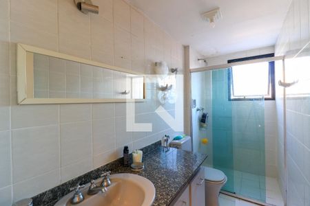 Apartamento à venda com 120m², 3 quartos e 2 vagas Apartamento à venda com 120m², 3 quartos e 2 vagasBanheiro Social