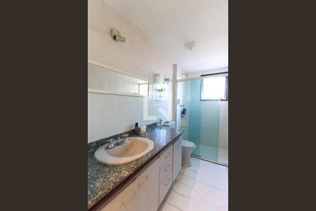 Apartamento à venda com 120m², 3 quartos e 2 vagas Apartamento à venda com 120m², 3 quartos e 2 vagasBanheiro Social