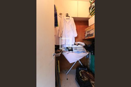 Apartamento à venda com 120m², 3 quartos e 2 vagas Apartamento à venda com 120m², 3 quartos e 2 vagasQuarto de Serviço