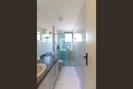 Apartamento à venda com 120m², 3 quartos e 2 vagas Apartamento à venda com 120m², 3 quartos e 2 vagasBanheiro Social