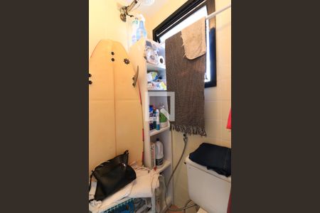 Apartamento à venda com 120m², 3 quartos e 2 vagas Apartamento à venda com 120m², 3 quartos e 2 vagasBanheiro de serviço