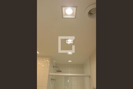 Apartamento para alugar com 66m², 2 quartos e 1 vagaDetalhe do banheiro da Suíte 