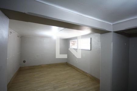 Casa à venda com 200m², 4 quartos e 2 vagasPorão