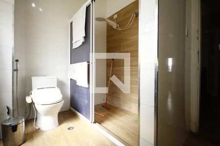 Casa à venda com 200m², 4 quartos e 2 vagasBanheiro