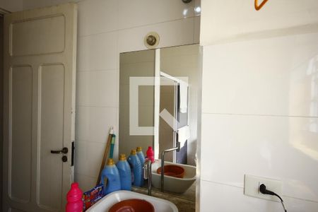 Casa à venda com 200m², 4 quartos e 2 vagasBanheiro