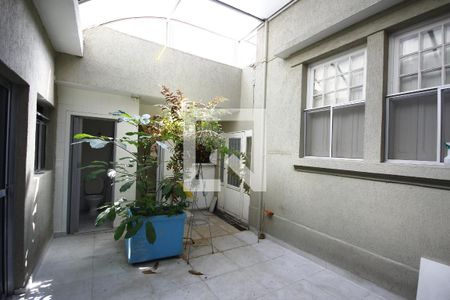 Casa à venda com 200m², 4 quartos e 2 vagasQuintal