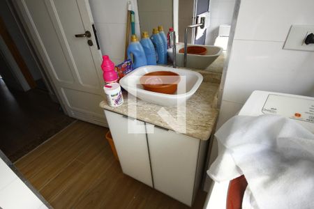 Casa à venda com 200m², 4 quartos e 2 vagasBanheiro