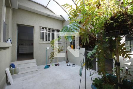 Casa à venda com 200m², 4 quartos e 2 vagasQuintal
