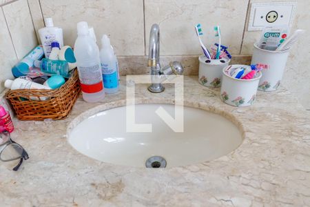 Casa à venda com 250m², 3 quartos e 4 vagasBanheiro da Suíte 1