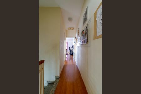 Casa à venda com 250m², 3 quartos e 4 vagasCorredor Quartos