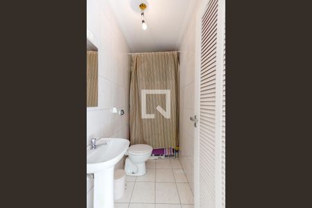 Casa à venda com 250m², 3 quartos e 4 vagasBanheiro de Serviço