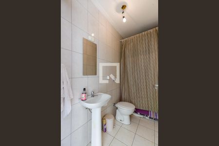 Casa à venda com 250m², 3 quartos e 4 vagasBanheiro de Serviço