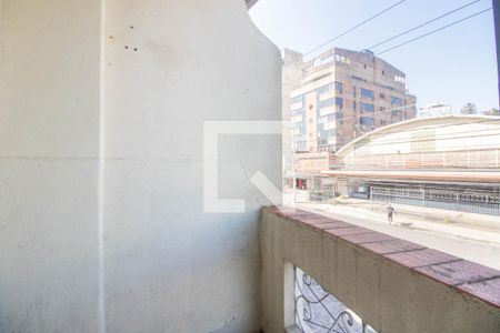 Apartamento à venda com 107m², 2 quartos e sem vaga Apartamento à venda com 107m², 2 quartos e sem vagaVaranda