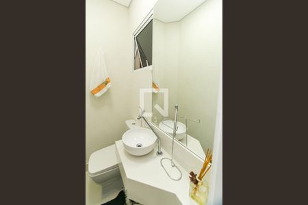 Lavabo   de casa de condomínio para alugar com 2 quartos, 203m² em Vila Nova Mazzei, São Paulo