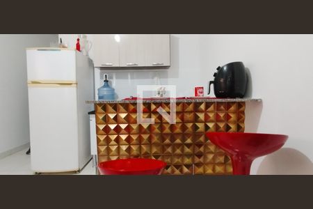 Cozinha de kitnet/studio para alugar com 1 quarto, 18m² em Itapuã, Salvador